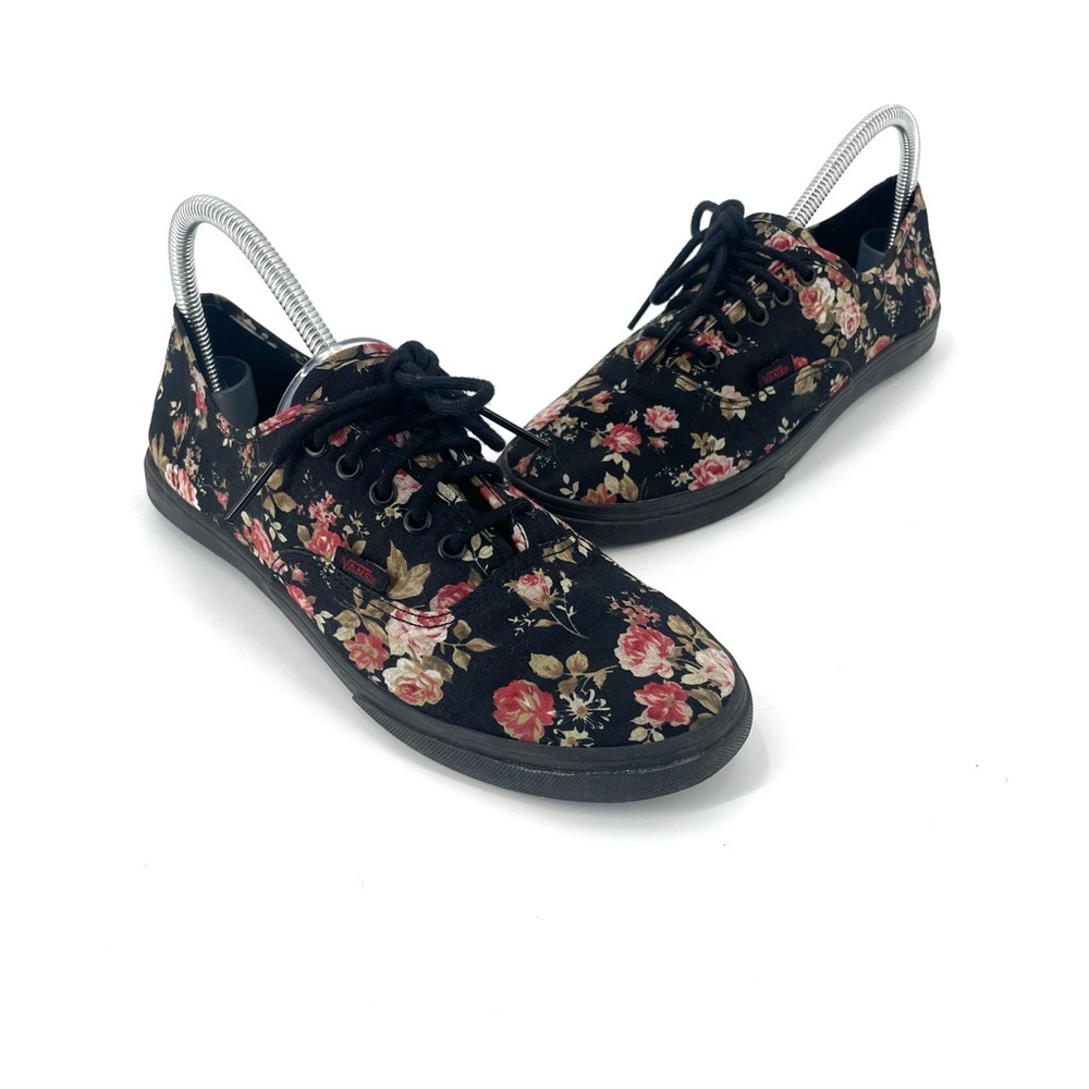 VANS Black Low Top Rose Pattern Lace Up Athletic Casual Floral Sneaker Shoe